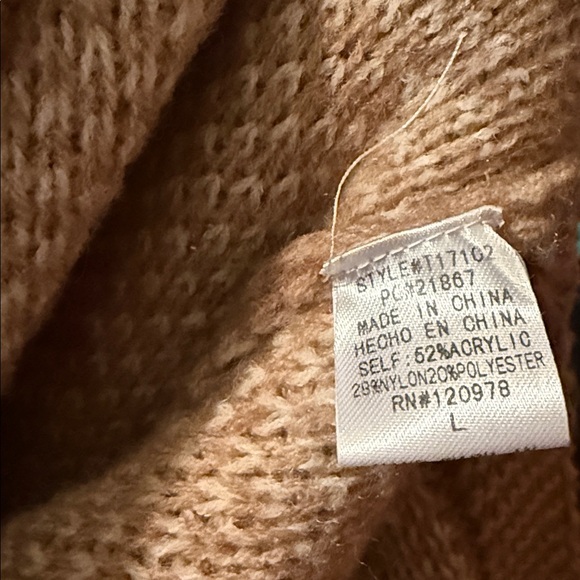 Entro Tan Sweater with Starburst Design - Picture 10 of 11